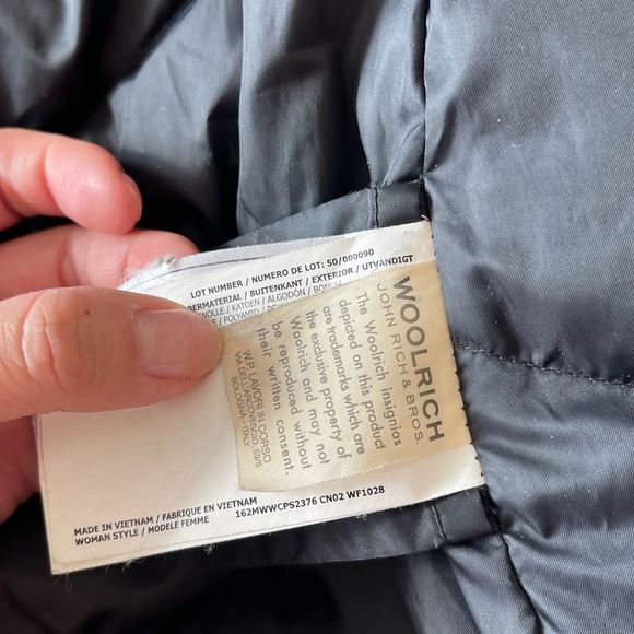 Selling Woolrich coat
Good condition, no damage at all - Picture 9 of 15